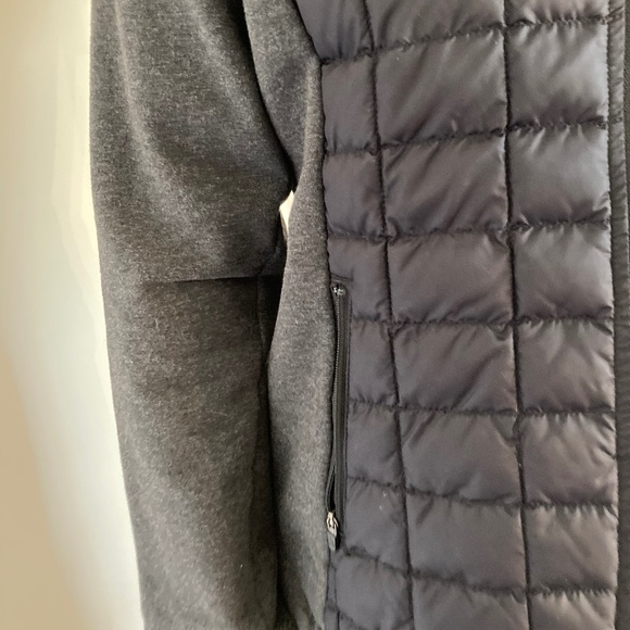 The North Face Jacket - size small - Picture 3 of 3